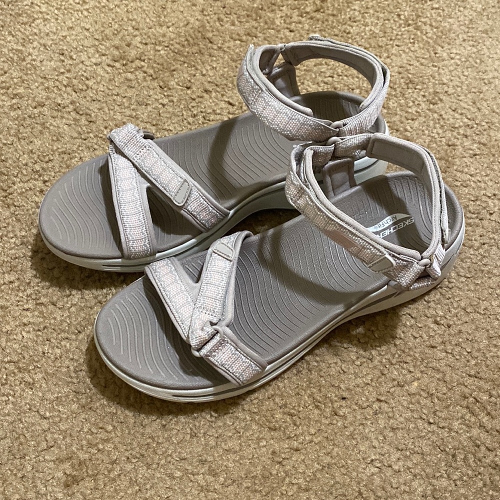 Women’s Sketcher ArchFit sandals SZ 10